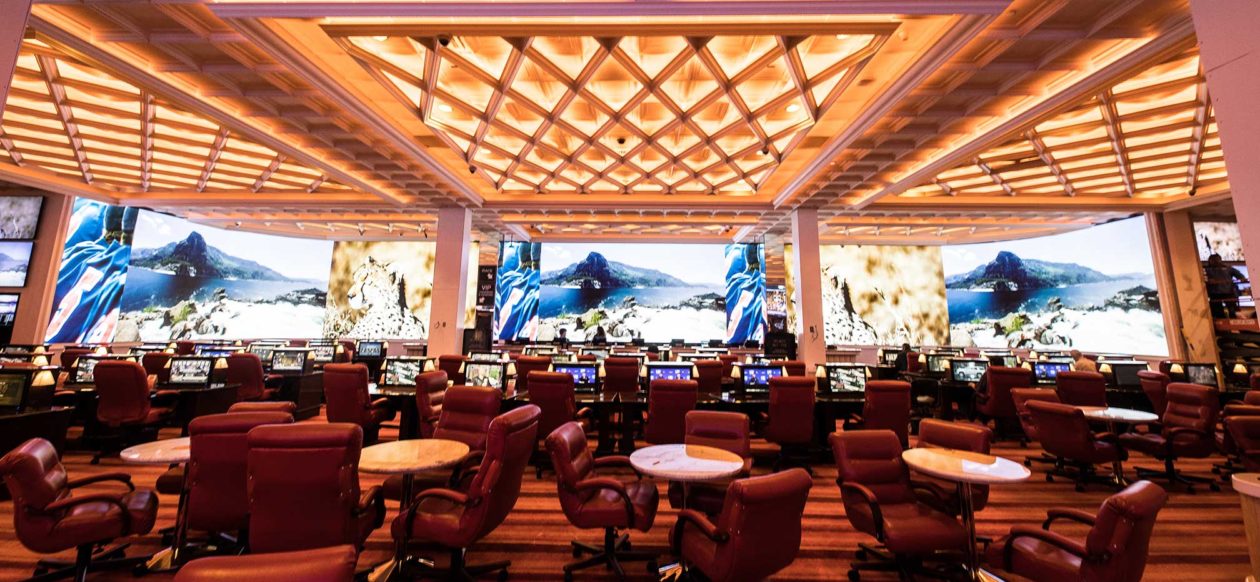 Reno's Peppermill Sportsbook Draws Massive Crowds With Curved LED Digital Signage Samsung